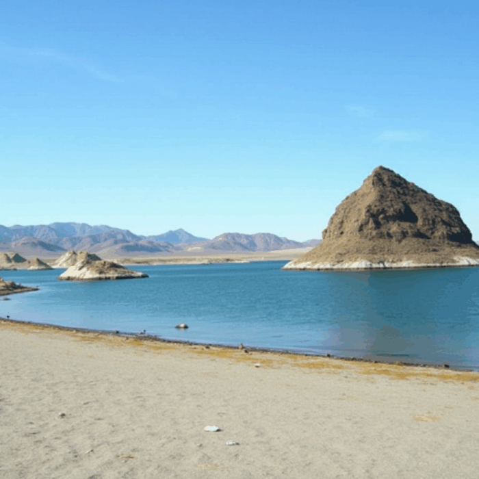 Pyramid Lake